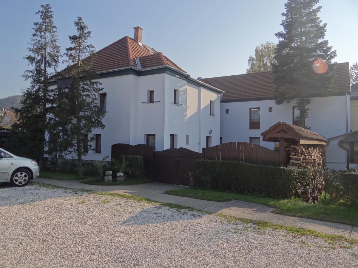 Hollo Panzio Bed & Breakfast Visegrád Eksteriør bilde